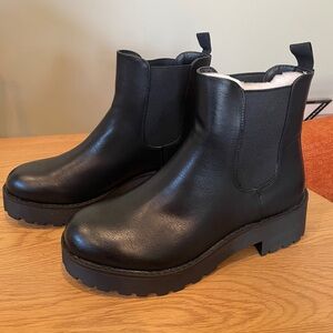 Black Chelsea Boots (Ankle Height)
